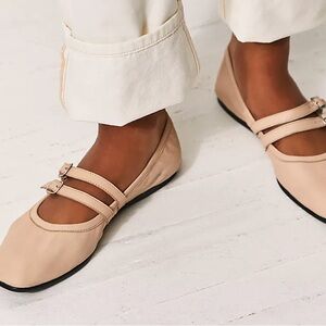 Free People Ballet Flats Beige size 9